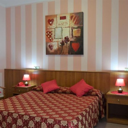 פומזיה Hotel Facioni מראה חיצוני תמונה