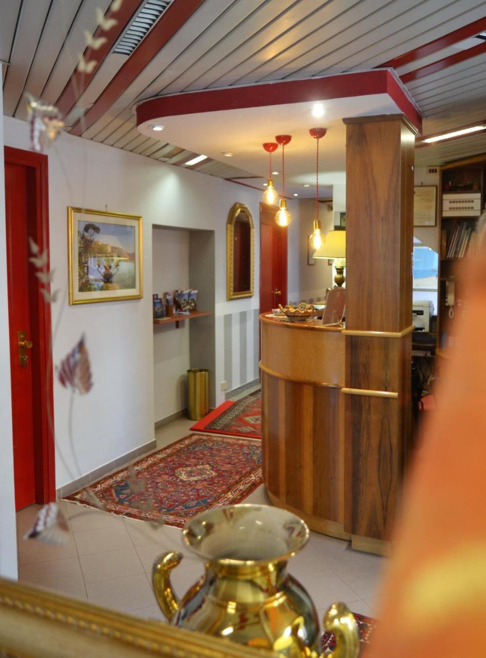 פומזיה Hotel Facioni מראה חיצוני תמונה