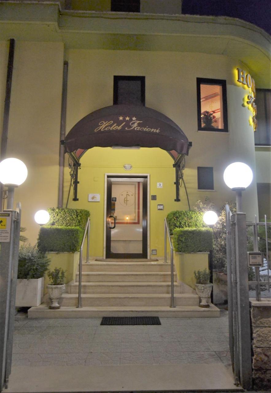 פומזיה Hotel Facioni מראה חיצוני תמונה