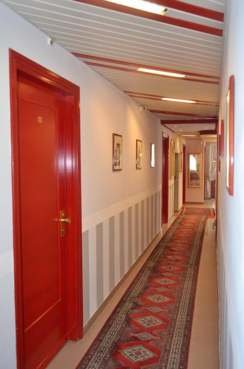 פומזיה Hotel Facioni מראה חיצוני תמונה