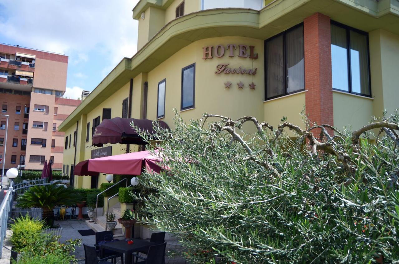 פומזיה Hotel Facioni מראה חיצוני תמונה