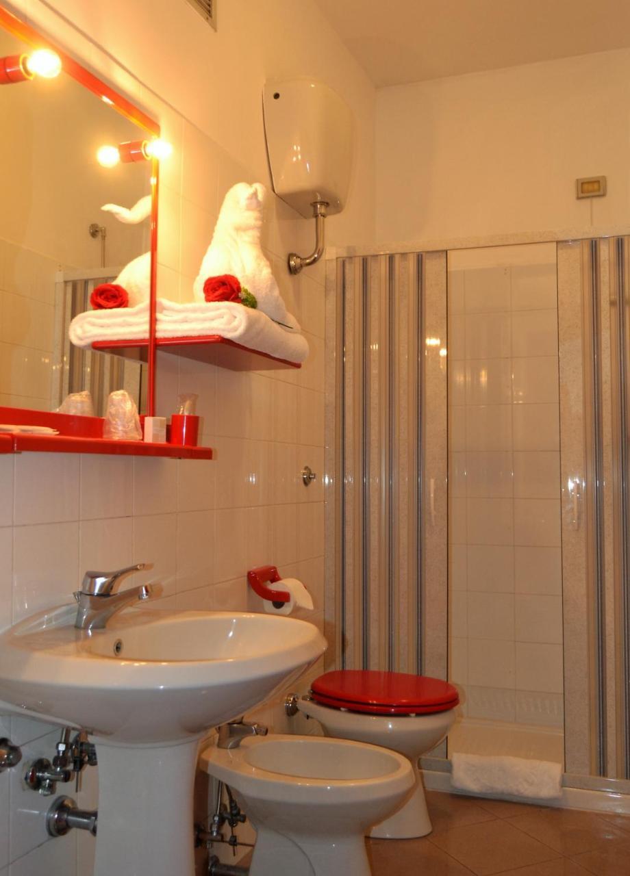 פומזיה Hotel Facioni מראה חיצוני תמונה