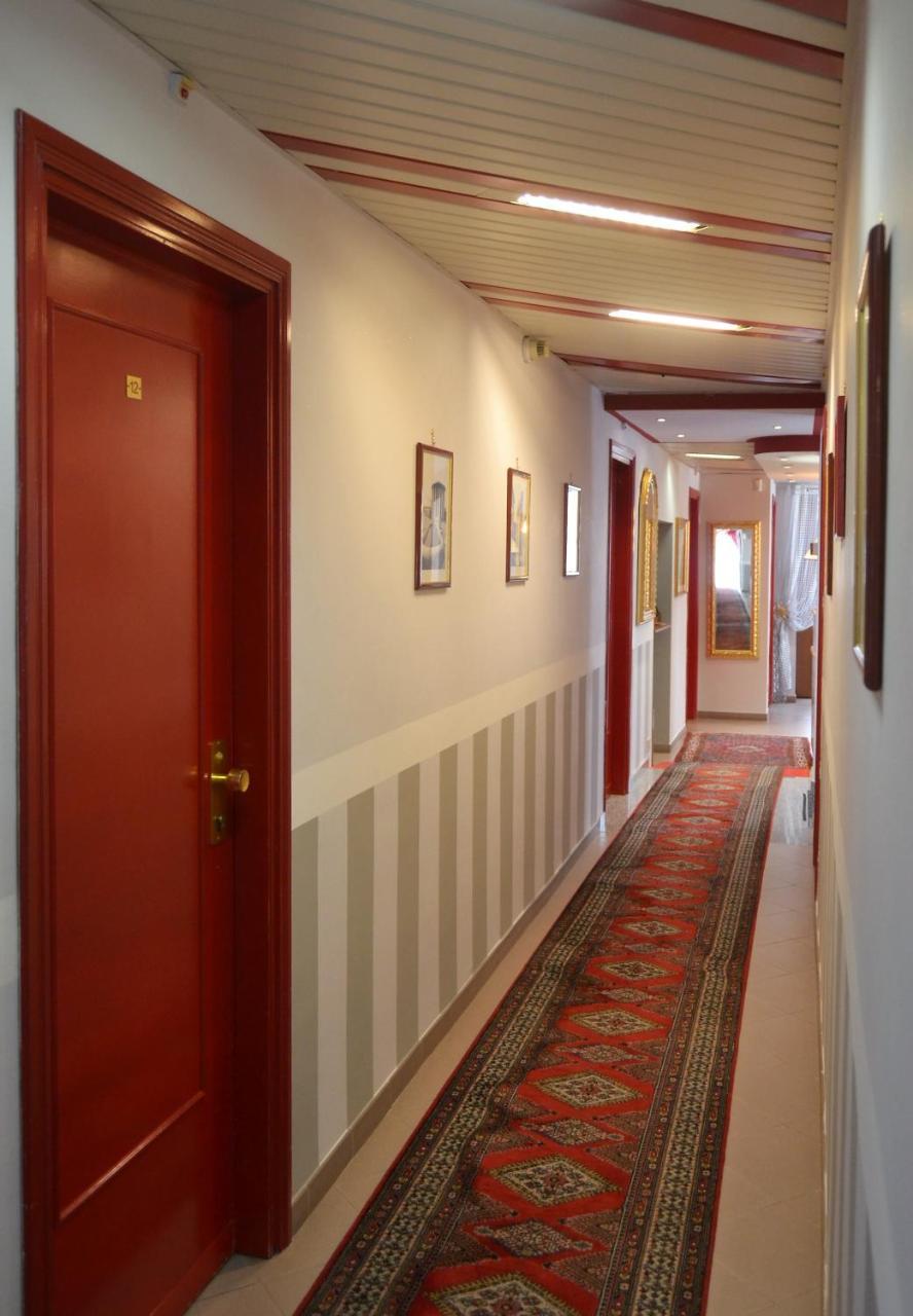 פומזיה Hotel Facioni מראה חיצוני תמונה
