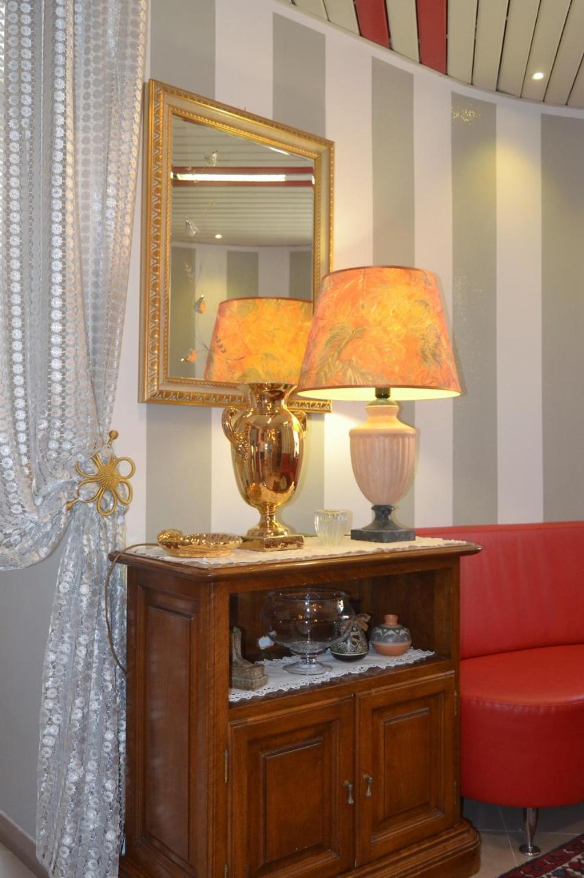 פומזיה Hotel Facioni מראה חיצוני תמונה