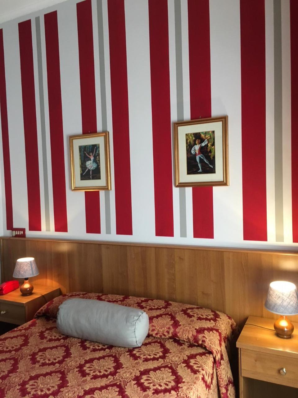 פומזיה Hotel Facioni מראה חיצוני תמונה