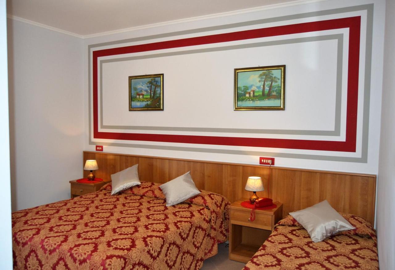 פומזיה Hotel Facioni מראה חיצוני תמונה