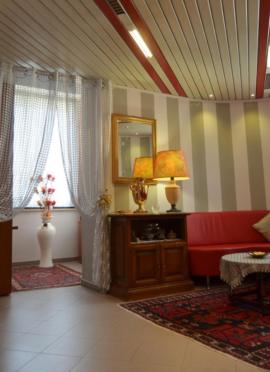 פומזיה Hotel Facioni מראה חיצוני תמונה