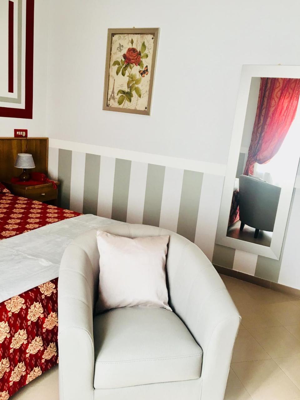 פומזיה Hotel Facioni מראה חיצוני תמונה