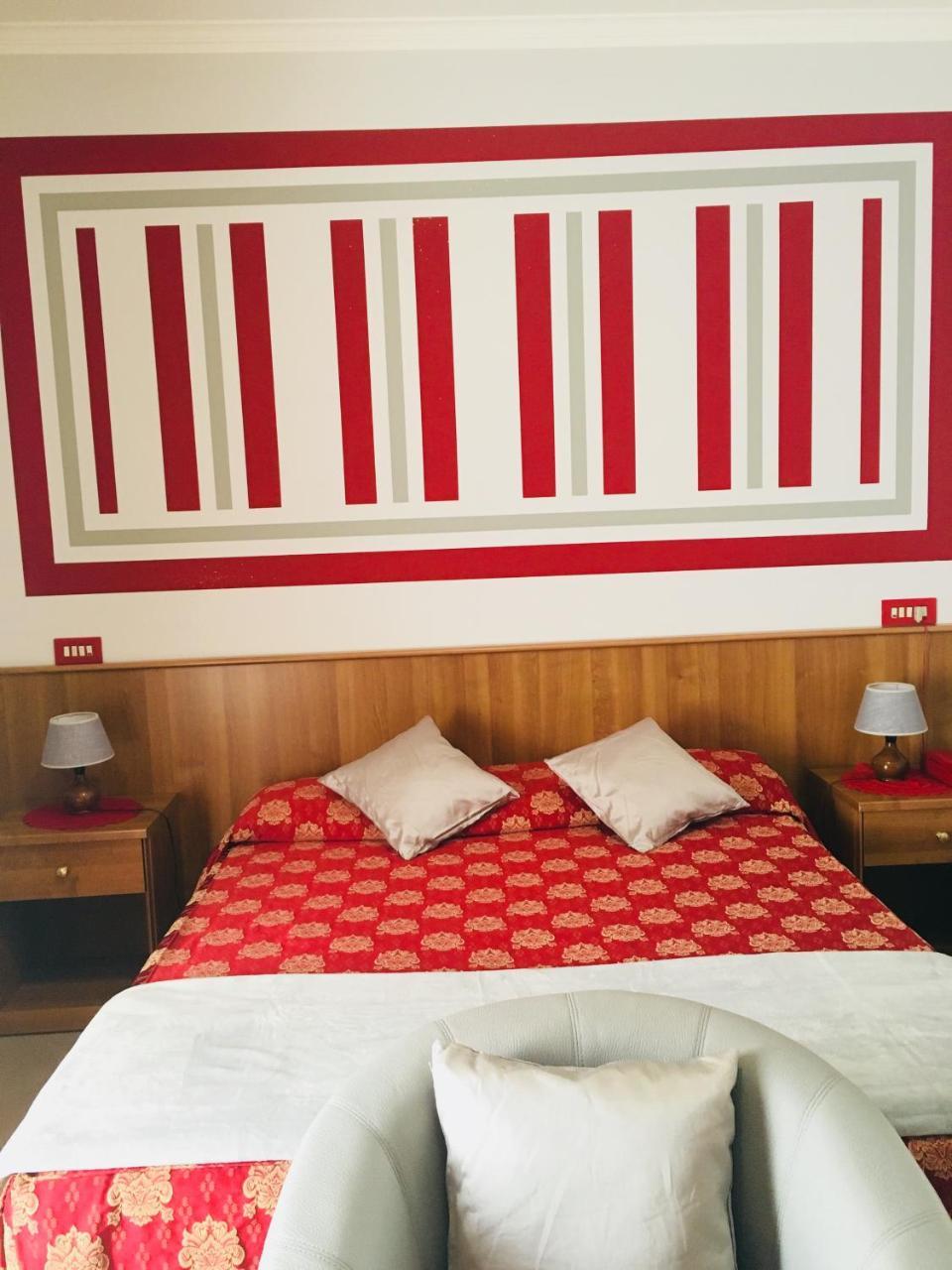 פומזיה Hotel Facioni מראה חיצוני תמונה