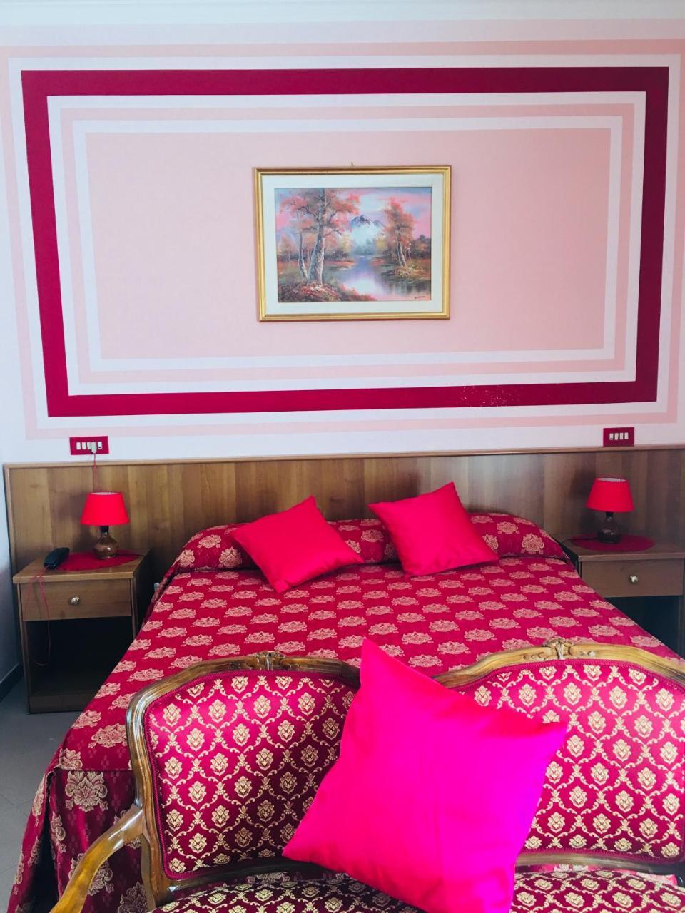 פומזיה Hotel Facioni מראה חיצוני תמונה